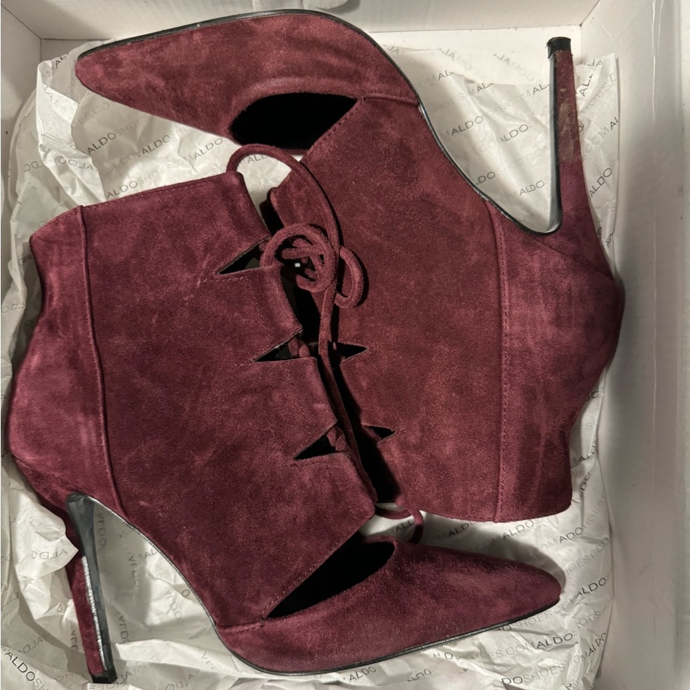Aldo Burgandy Heels